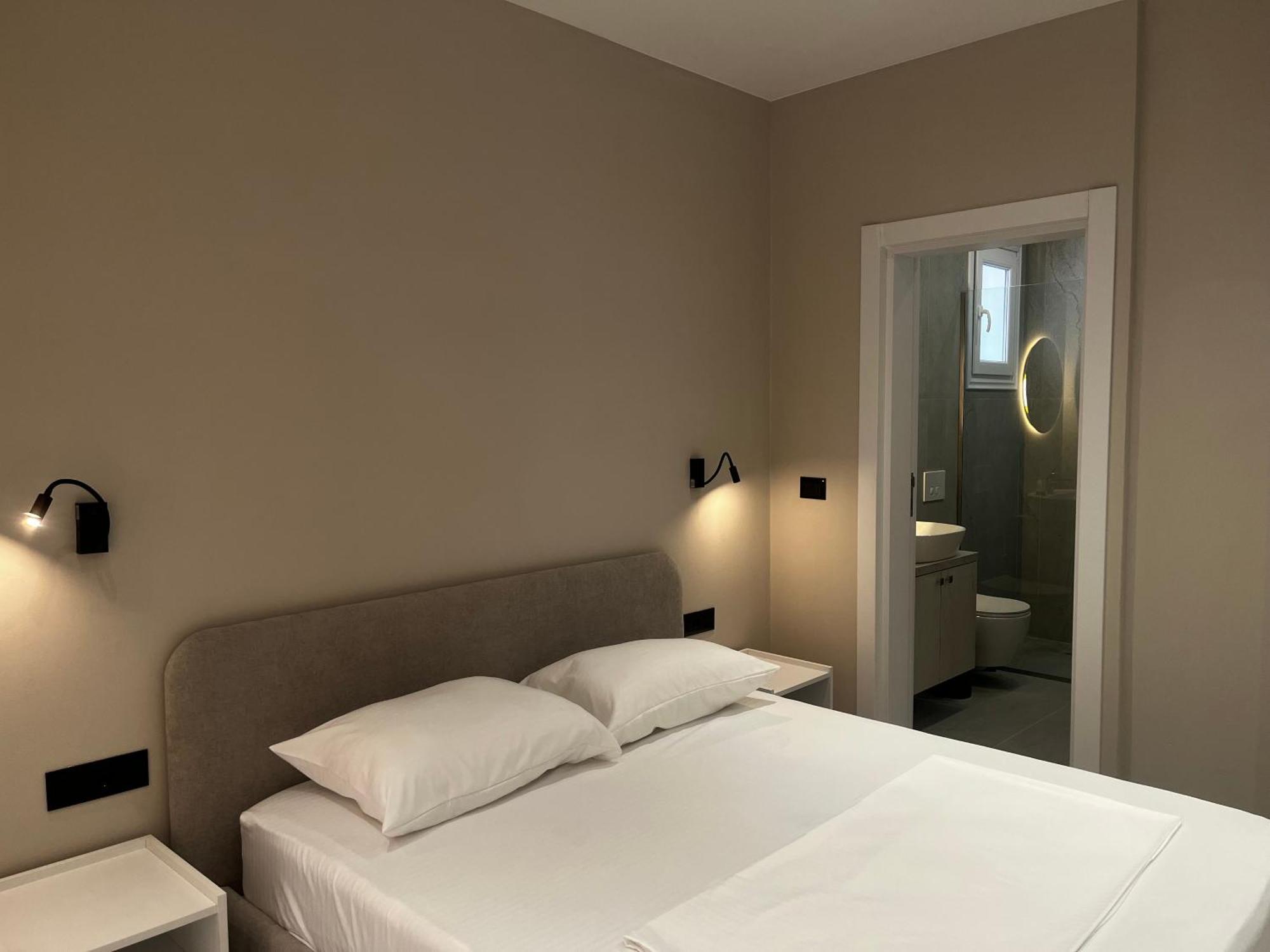 Lian'S Rooms Влёра Экстерьер фото